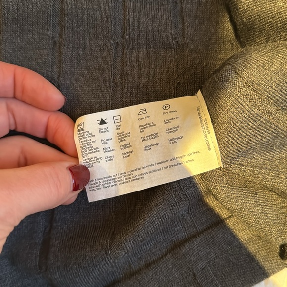 Grey sweater skirt - Picture 3 of 3